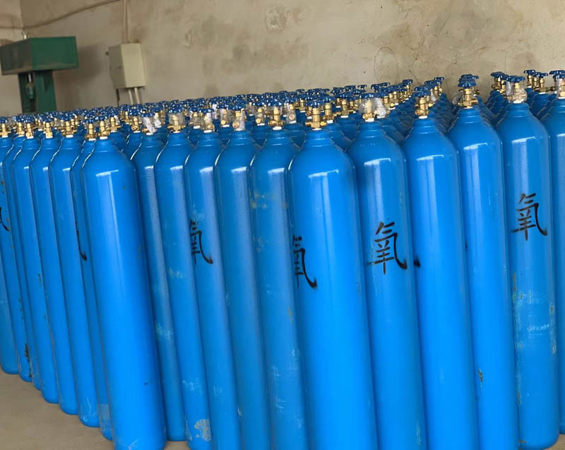 氣體管道包括控制閥門、過濾器、減壓裝置